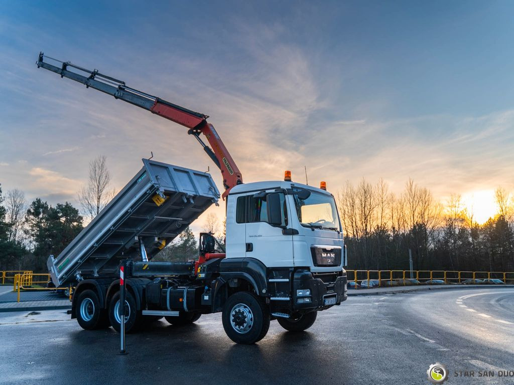 MAN 6x6 TGS 26.360 PALFINGER PK 18002 Kipper KRAN - Kravas auto ar manipulatoru, Kravas automašīna pašizgāzējs: foto 4 MAN 6x6 TGS 26.360 PALFINGER PK 18002 Kipper KRAN - Kravas auto ar manipulatoru, Kravas automašīna pašizgāzējs: foto 4