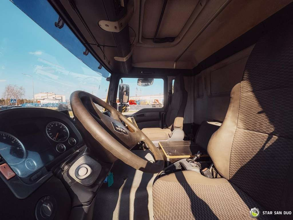 Kravas auto ar manipulatoru MAN  TGA 18.440 6x2 FASSI F 210 A.24  Crane Rotator: foto 16