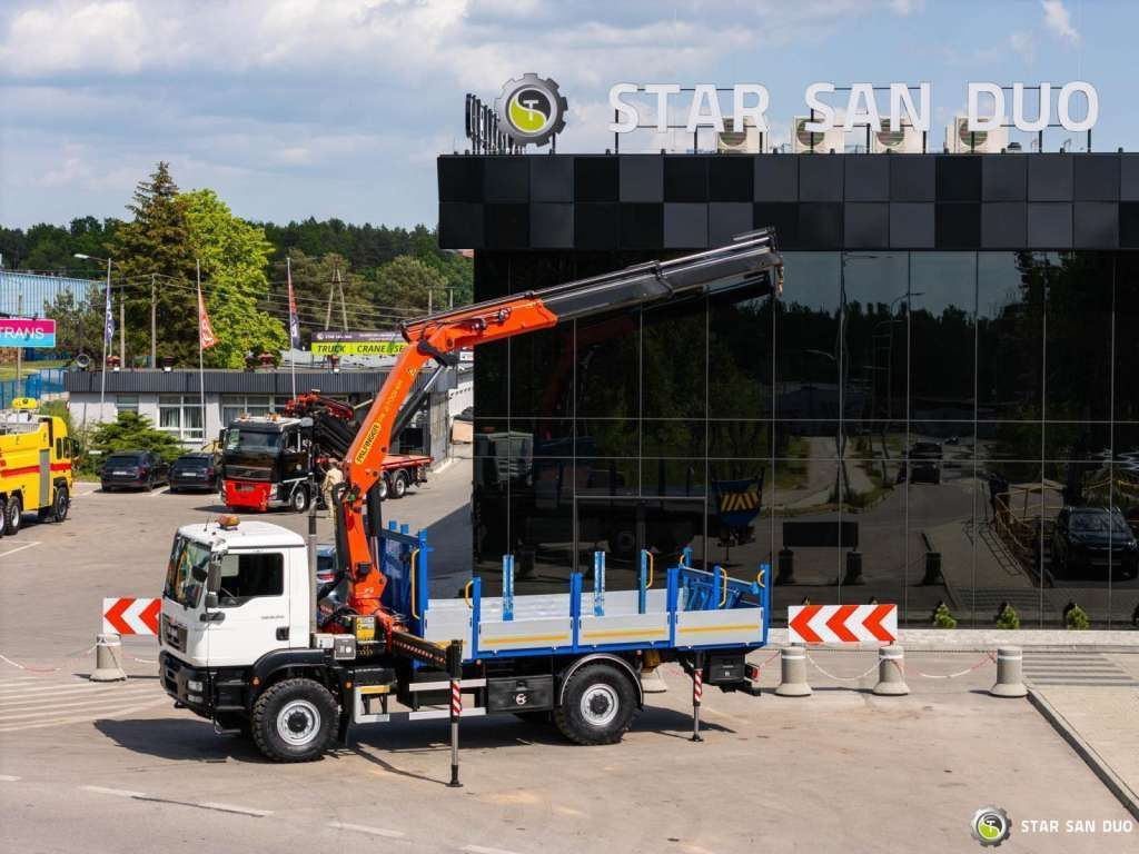 MAN TGM 18 250 4x4 PALFINGER PK 27001 HDS Crane Kra - Kravas automašīna pašizgāzējs: foto 1 MAN TGM 18 250 4x4 PALFINGER PK 27001 HDS Crane Kra - Kravas automašīna pašizgāzējs: foto 1