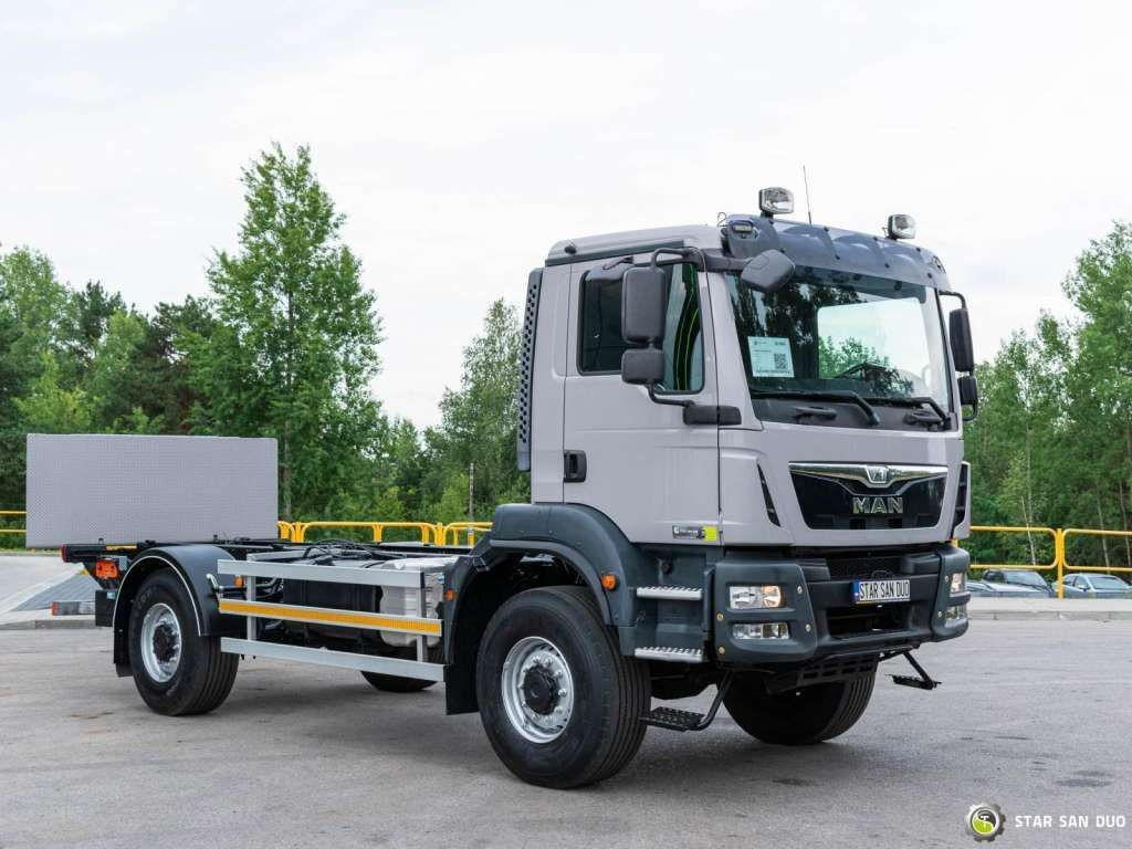 MAN TGM 18.290 4x4 Chassis Camper Single Wheels - Šasija kravas automašīna: foto 2 MAN TGM 18.290 4x4 Chassis Camper Single Wheels - Šasija kravas automašīna: foto 2