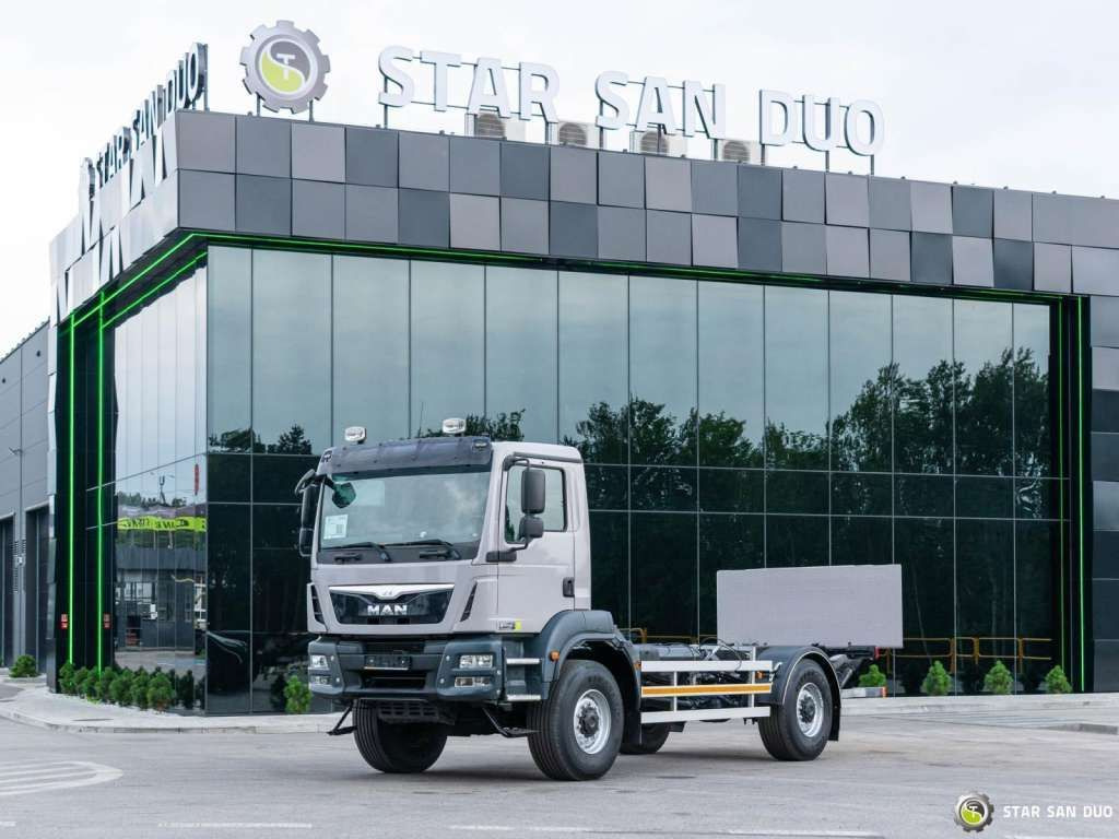 MAN TGM 18.290 4x4 Chassis Camper Single Wheels - Šasija kravas automašīna: foto 1 MAN TGM 18.290 4x4 Chassis Camper Single Wheels - Šasija kravas automašīna: foto 1