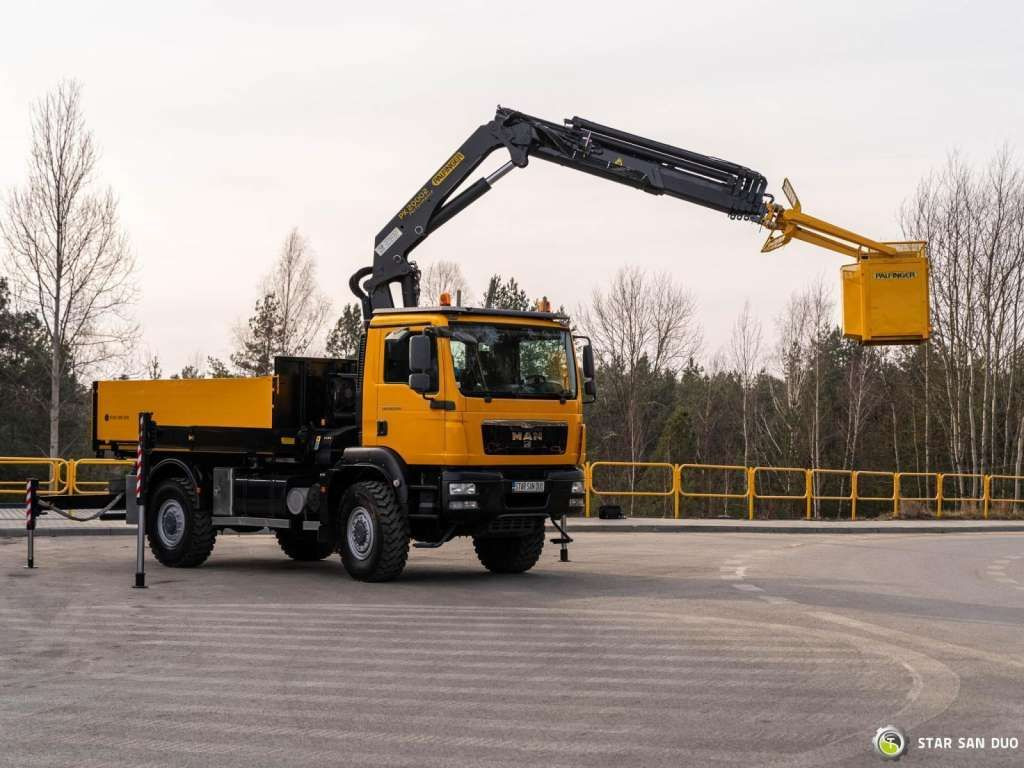 MAN TGM 18.340 4x4 PALFINGER PK 20002 CRANE BASKET MAN TGM 18.340 4x4 PALFINGER PK 20002 CRANE BASKET - Kravas auto ar manipulatoru, Bortu kravas automašīna/ Platforma: foto 2 MAN TGM 18.340 4x4 PALFINGER PK 20002 CRANE BASKET MAN TGM 18.340 4x4 PALFINGER PK 20002 CRANE BASKET - Kravas auto ar manipulatoru, Bortu kravas automašīna/ Platforma: foto 2