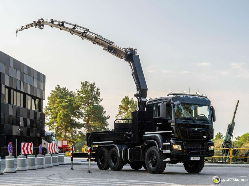 MAN TGS 26.420 6x6 HMF 3000 K6 Fly Jib Crane Basket - Kravas auto ar manipulatoru: foto 2 MAN TGS 26.420 6x6 HMF 3000 K6 Fly Jib Crane Basket - Kravas auto ar manipulatoru: foto 2