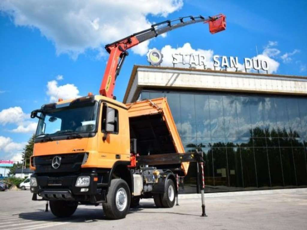 Mercedes-Benz ACTROS 1841 4x4 PALFINGER PK 22002 CRANE KIPER - Kravas automašīna pašizgāzējs, Kravas auto ar manipulatoru: foto 5 Mercedes-Benz ACTROS 1841 4x4 PALFINGER PK 22002 CRANE KIPER - Kravas automašīna pašizgāzējs, Kravas auto ar manipulatoru: foto 5