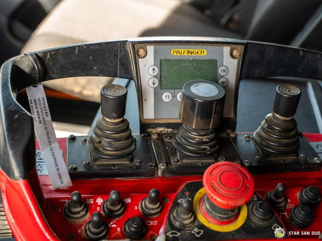 Kravas auto ar manipulatoru Mercedes-Benz ACTROS 2541 6x2 Palfinger PK 34002 Crane Winch: foto 22 Kravas auto ar manipulatoru Mercedes-Benz ACTROS 2541 6x2 Palfinger PK 34002 Crane Winch: foto 22