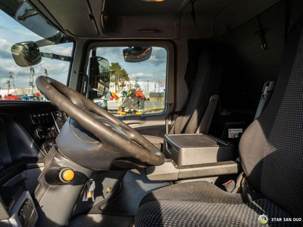 Kravas auto ar manipulatoru Mercedes-Benz ACTROS 2541 6x2 Palfinger PK 34002 Crane Winch: foto 18 Kravas auto ar manipulatoru Mercedes-Benz ACTROS 2541 6x2 Palfinger PK 34002 Crane Winch: foto 18