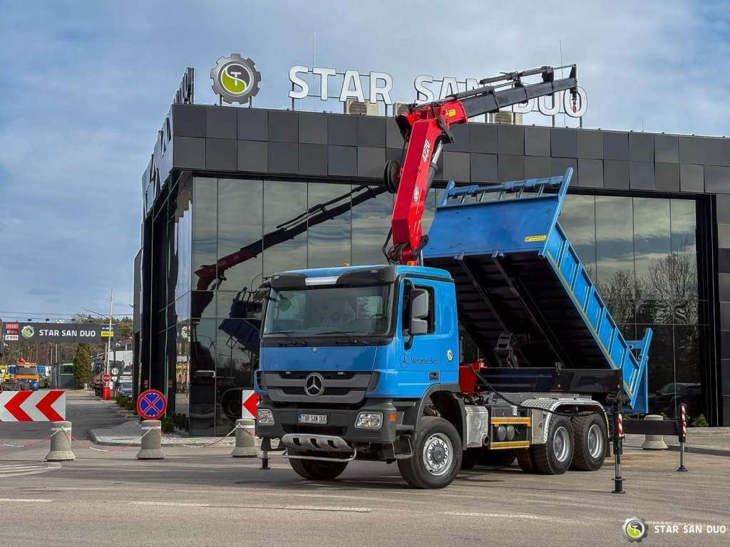 Mercedes-Benz ACTROS 3341 6x6 HMF 4220 K4 CRANE KIPPER - Kravas automašīna pašizgāzējs: foto 1 Mercedes-Benz ACTROS 3341 6x6 HMF 4220 K4 CRANE KIPPER - Kravas automašīna pašizgāzējs: foto 1