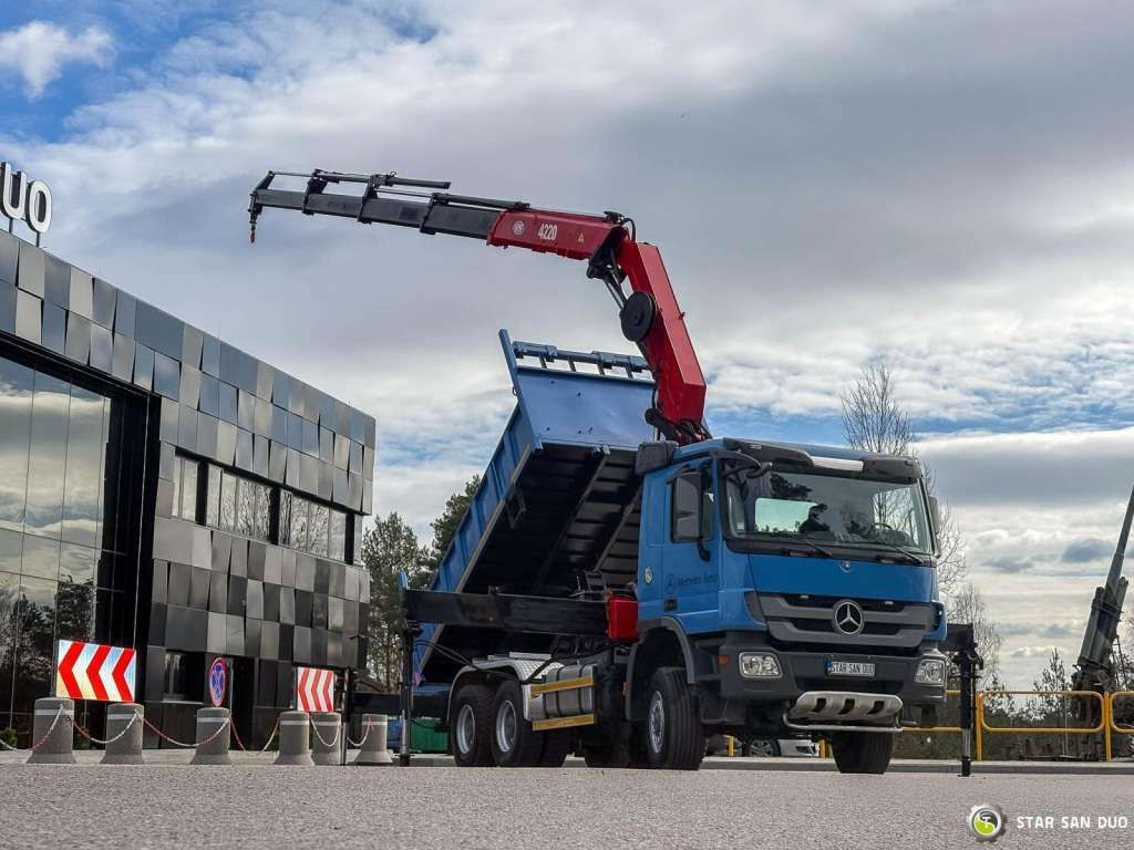 Mercedes-Benz ACTROS 3341 6x6 HMF 4220 K4 CRANE KIPPER - Kravas auto ar manipulatoru: foto 3 Mercedes-Benz ACTROS 3341 6x6 HMF 4220 K4 CRANE KIPPER - Kravas auto ar manipulatoru: foto 3