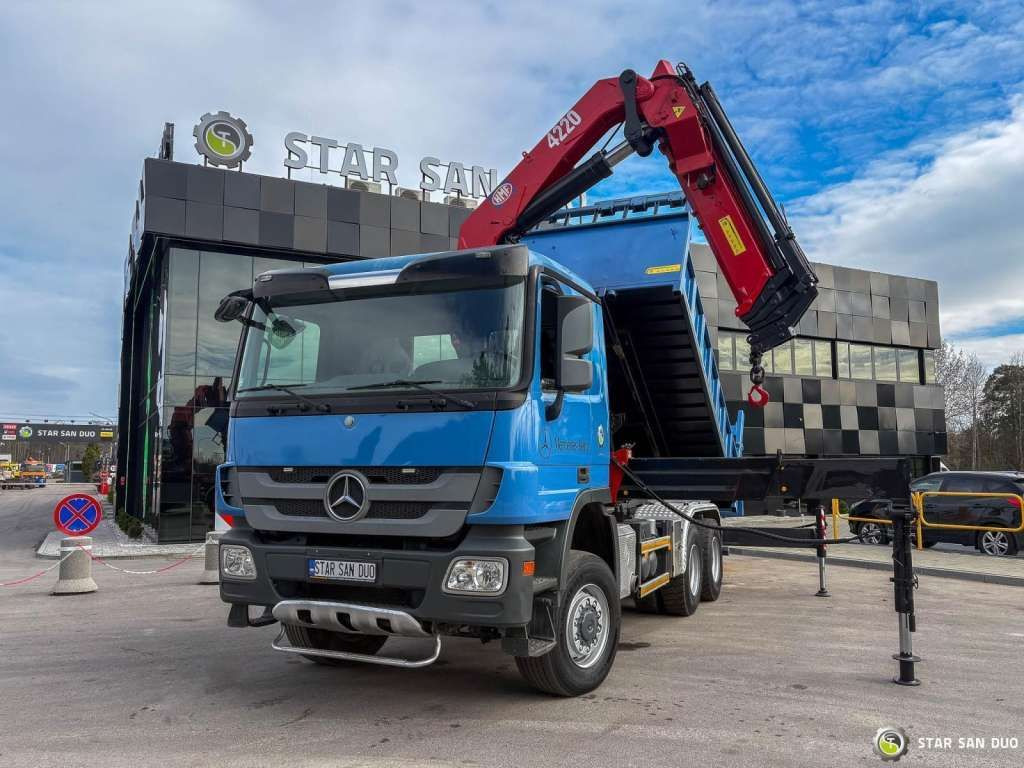 Mercedes-Benz  ACTROS 3341 6x6 HMF 4220 K4 CRANE KIPPER - Kravas automašīna pašizgāzējs: foto 2 Mercedes-Benz  ACTROS 3341 6x6 HMF 4220 K4 CRANE KIPPER - Kravas automašīna pašizgāzējs: foto 2