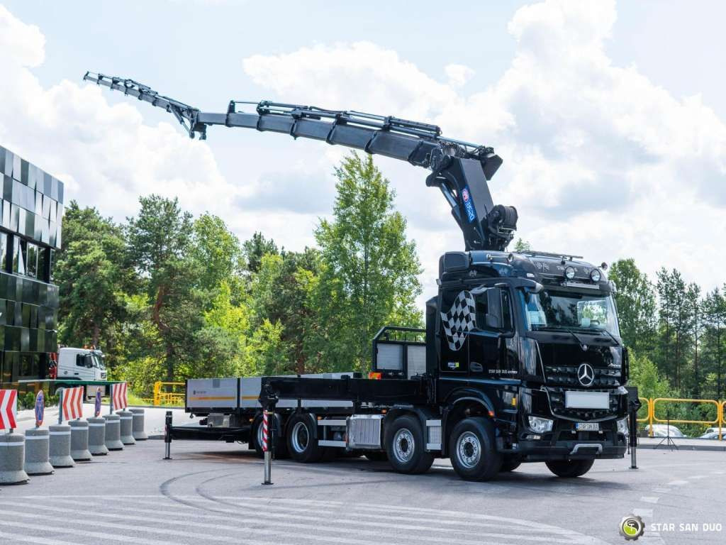 Mercedes-Benz AROCS 3251 8x4 HMF 8520 Fly Jib Winch - Kravas auto ar manipulatoru: foto 5 Mercedes-Benz AROCS 3251 8x4 HMF 8520 Fly Jib Winch - Kravas auto ar manipulatoru: foto 5