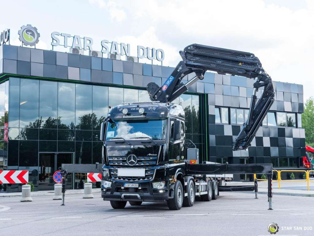 Mercedes-Benz AROCS 3251 8x4 HMF 8520 Fly Jib Winch - Kravas auto ar manipulatoru: foto 4 Mercedes-Benz AROCS 3251 8x4 HMF 8520 Fly Jib Winch - Kravas auto ar manipulatoru: foto 4