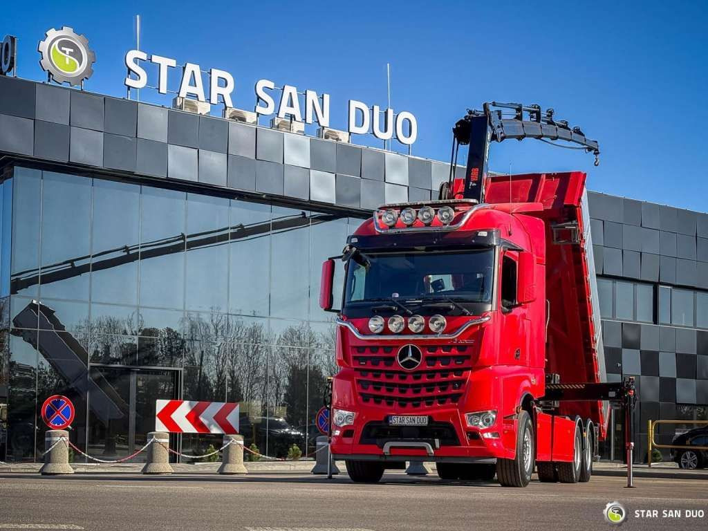 Mercedes-Benz AROCS 3358L 6x4 HIAB 192X-HIPRO E-6 Crane Kippe - Kravas auto ar manipulatoru: foto 4 Mercedes-Benz AROCS 3358L 6x4 HIAB 192X-HIPRO E-6 Crane Kippe - Kravas auto ar manipulatoru: foto 4