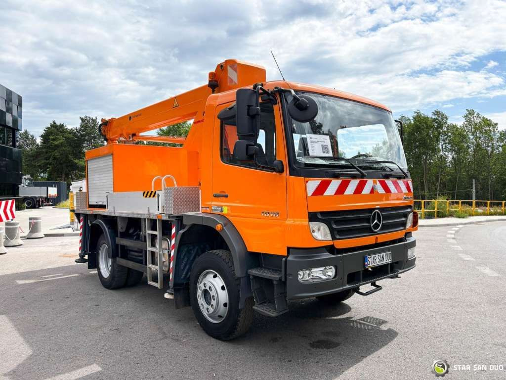 Mercedes-Benz ATEGO 4x4 1018 WUMAG WT 170 Platform Lift 17m - Autopacēlājs: foto 2 Mercedes-Benz ATEGO 4x4 1018 WUMAG WT 170 Platform Lift 17m - Autopacēlājs: foto 2