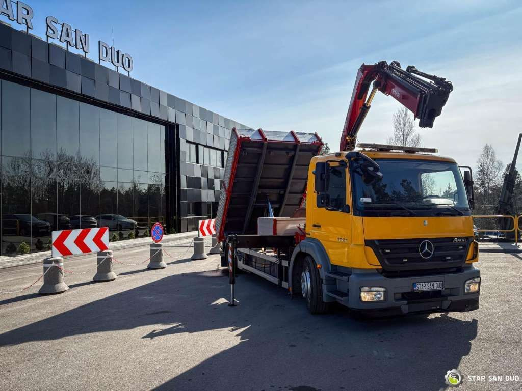 Mercedes-Benz AXOR 1824 4x2 HMF 975 HDS Crane Rotator Kipper - Kravas auto ar manipulatoru: foto 2 Mercedes-Benz AXOR 1824 4x2 HMF 975 HDS Crane Rotator Kipper - Kravas auto ar manipulatoru: foto 2