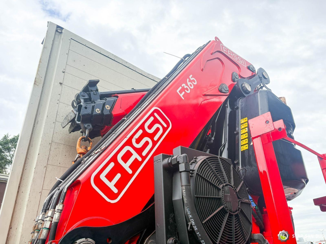 Kravas auto ar manipulatoru : foto 19 Kravas auto ar manipulatoru : foto 19