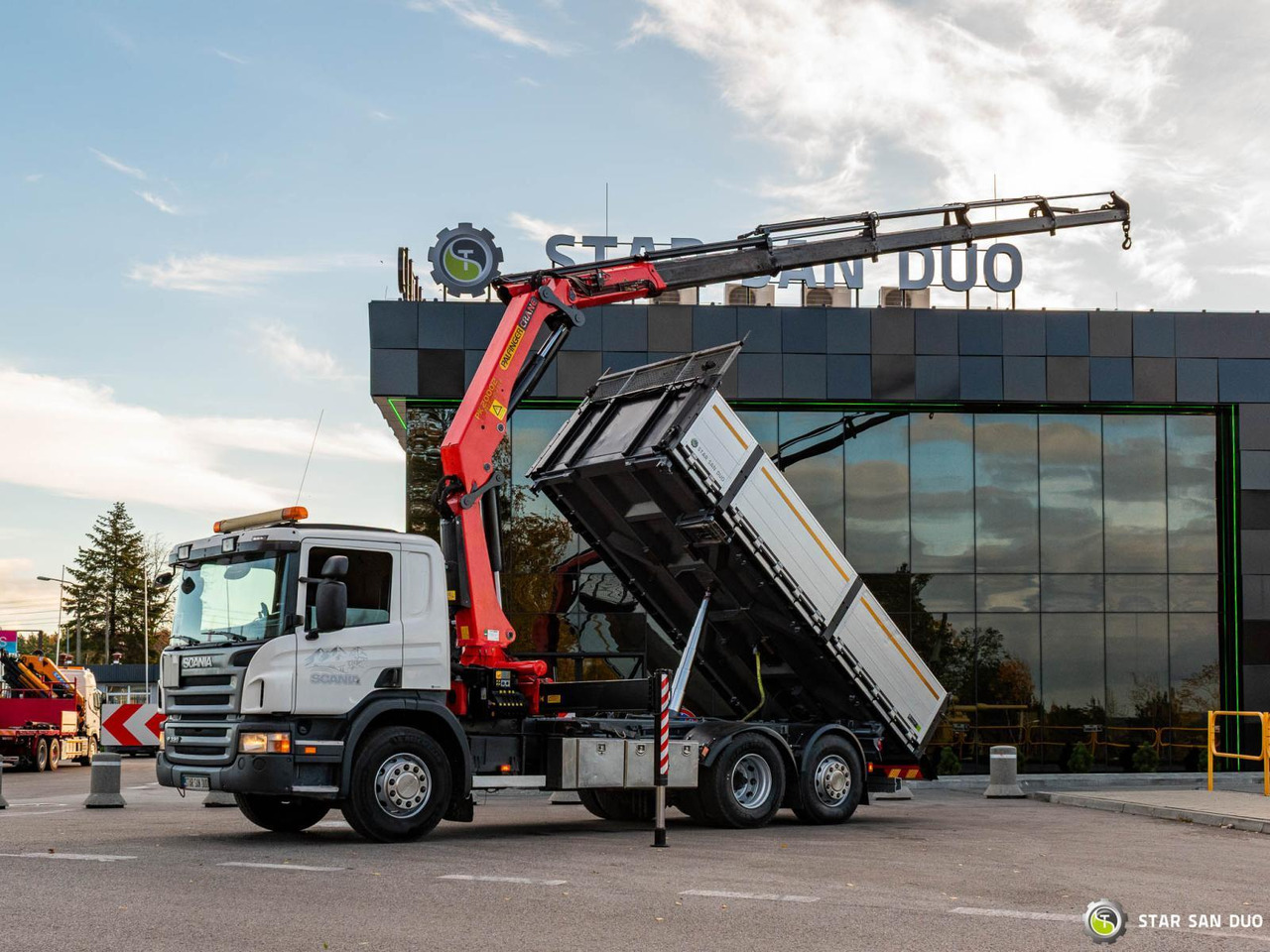 - Kravas automašīna pašizgāzējs: foto 3 - Kravas automašīna pašizgāzējs: foto 3