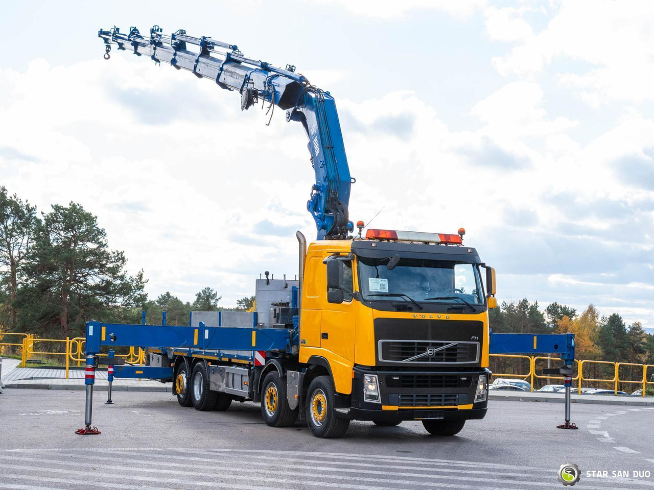 - Kravas auto ar manipulatoru: foto 2 - Kravas auto ar manipulatoru: foto 2