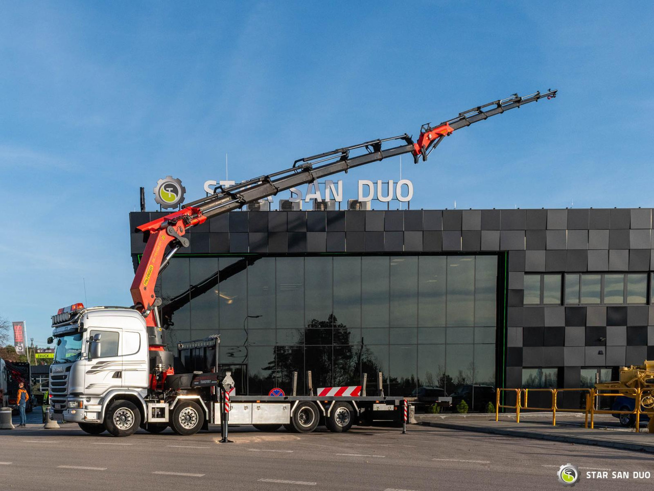 - Kravas auto ar manipulatoru: foto 4 - Kravas auto ar manipulatoru: foto 4