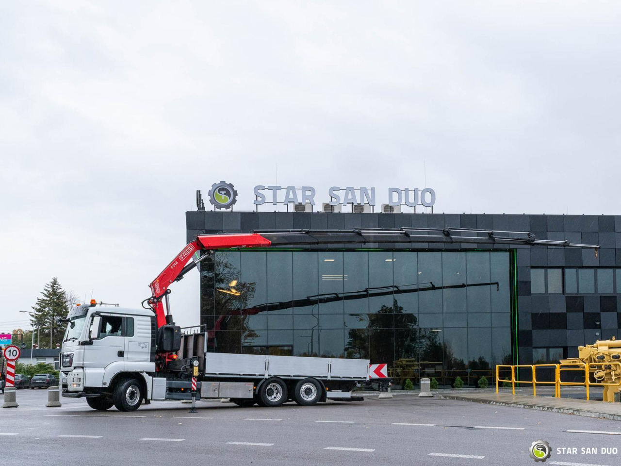 - Kravas auto ar manipulatoru: foto 2 - Kravas auto ar manipulatoru: foto 2