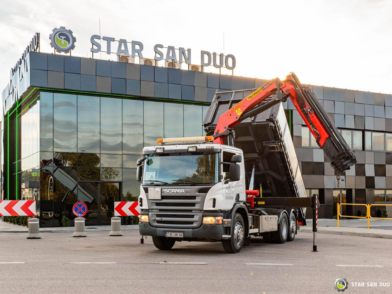 - Kravas auto ar manipulatoru: foto 5 - Kravas auto ar manipulatoru: foto 5