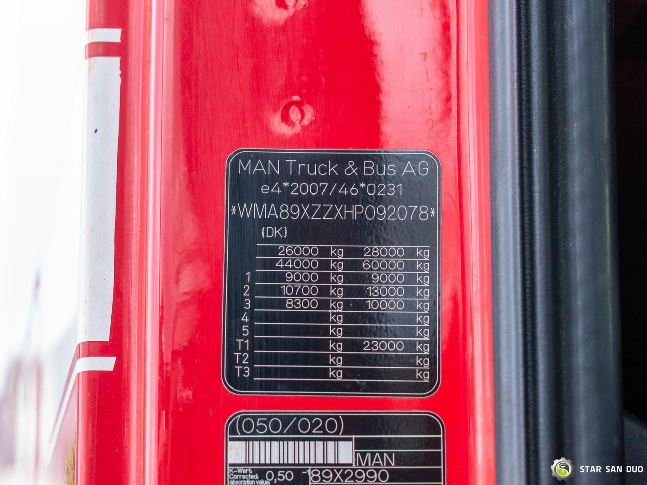 Kravas auto ar manipulatoru : foto 21