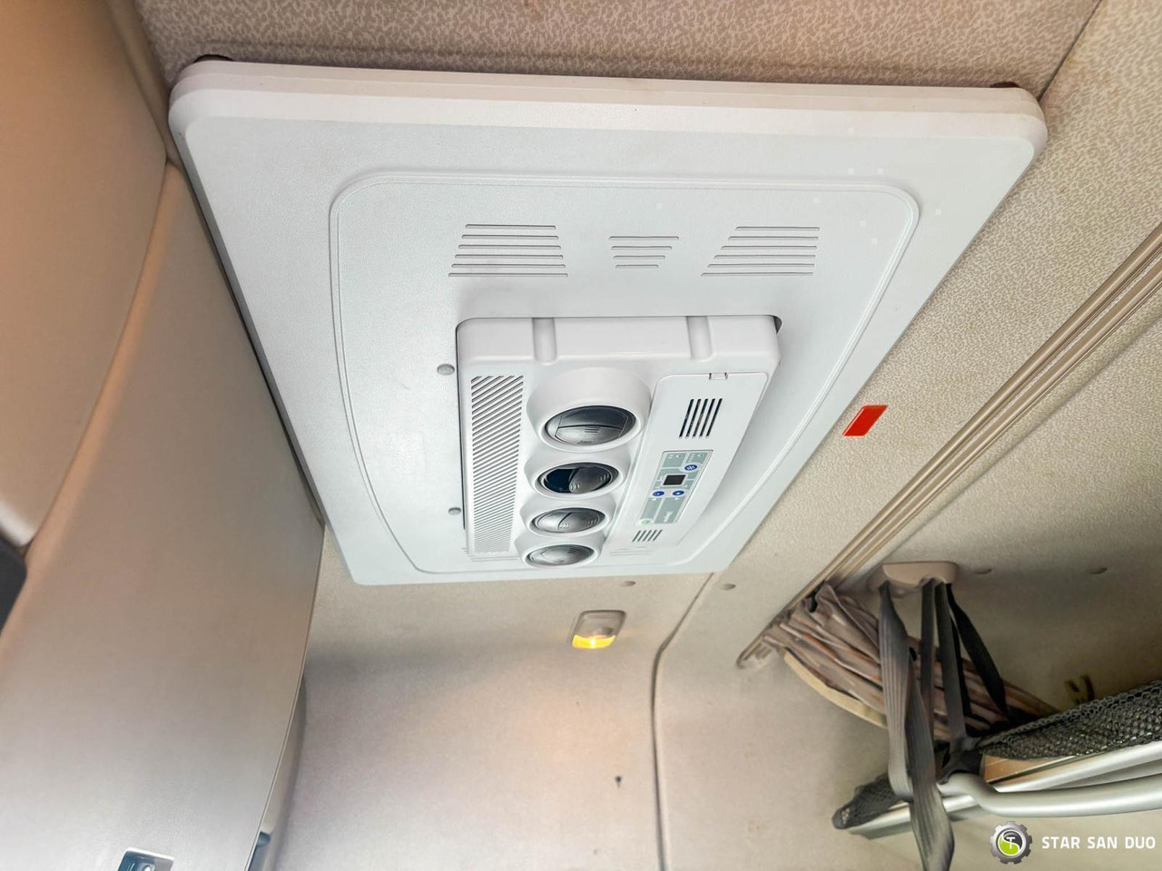 Kravas auto ar manipulatoru : foto 24 Kravas auto ar manipulatoru : foto 24