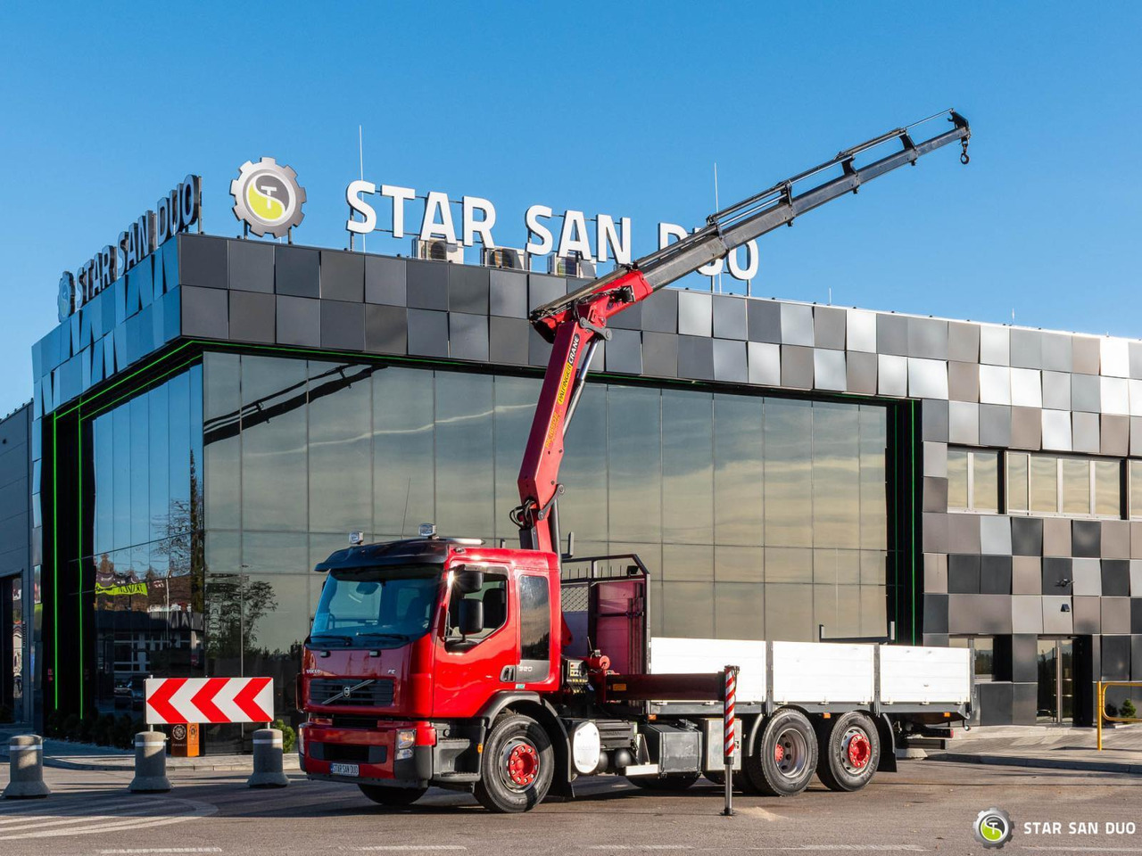 - Kravas auto ar manipulatoru: foto 5 - Kravas auto ar manipulatoru: foto 5