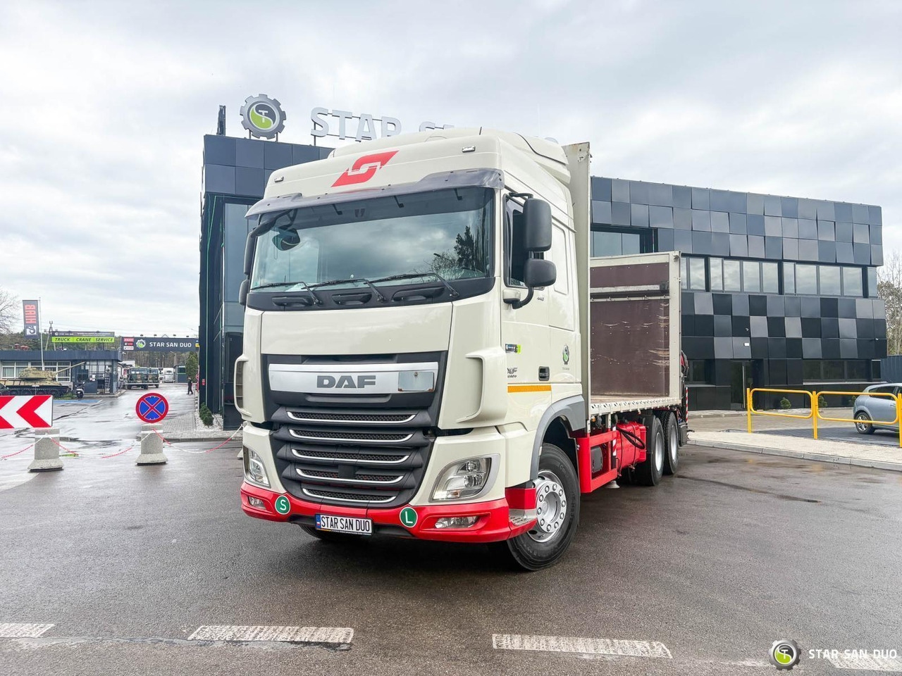 Kravas auto ar manipulatoru : foto 13 Kravas auto ar manipulatoru : foto 13