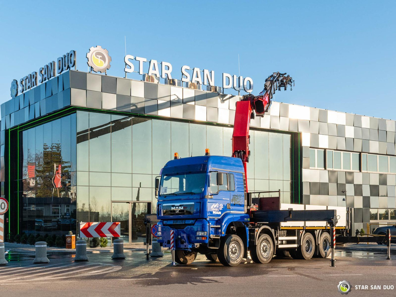 - Kravas auto ar manipulatoru: foto 2 - Kravas auto ar manipulatoru: foto 2