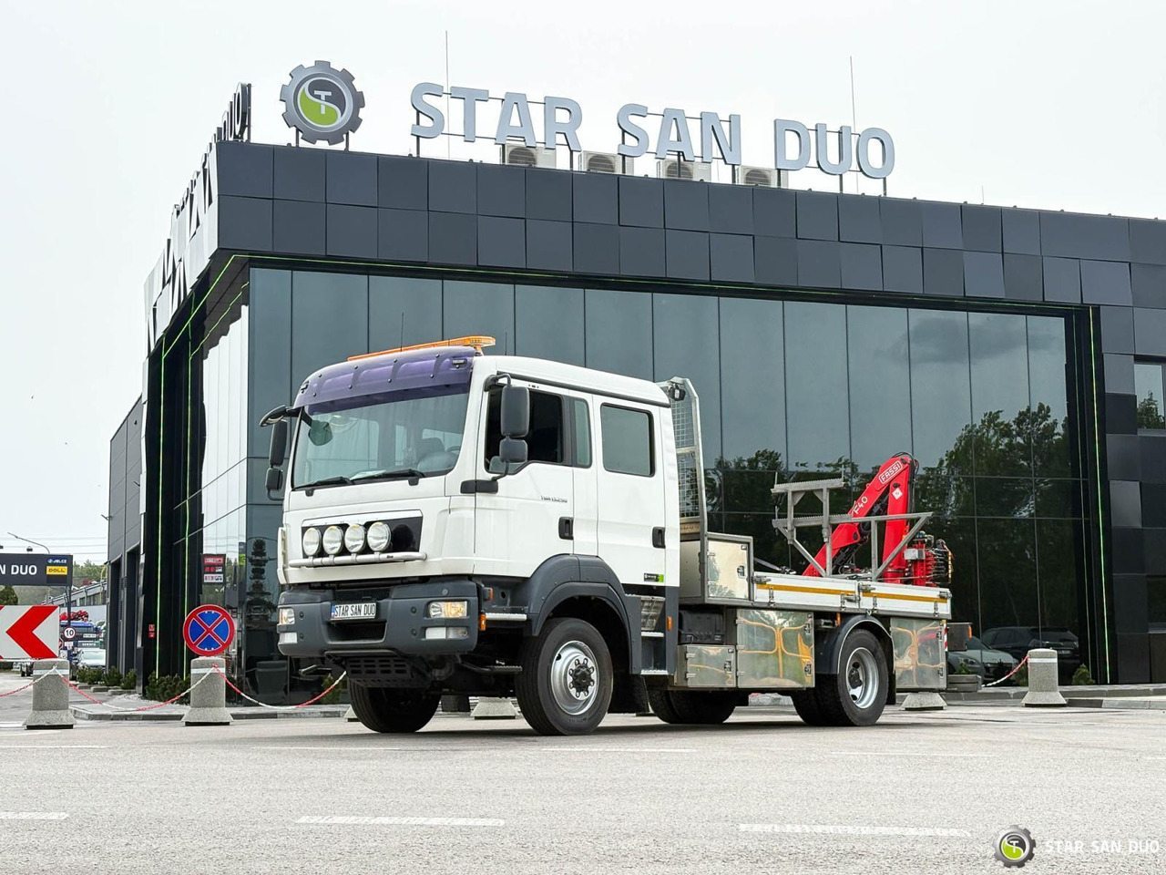 - Kravas auto ar manipulatoru: foto 2 - Kravas auto ar manipulatoru: foto 2