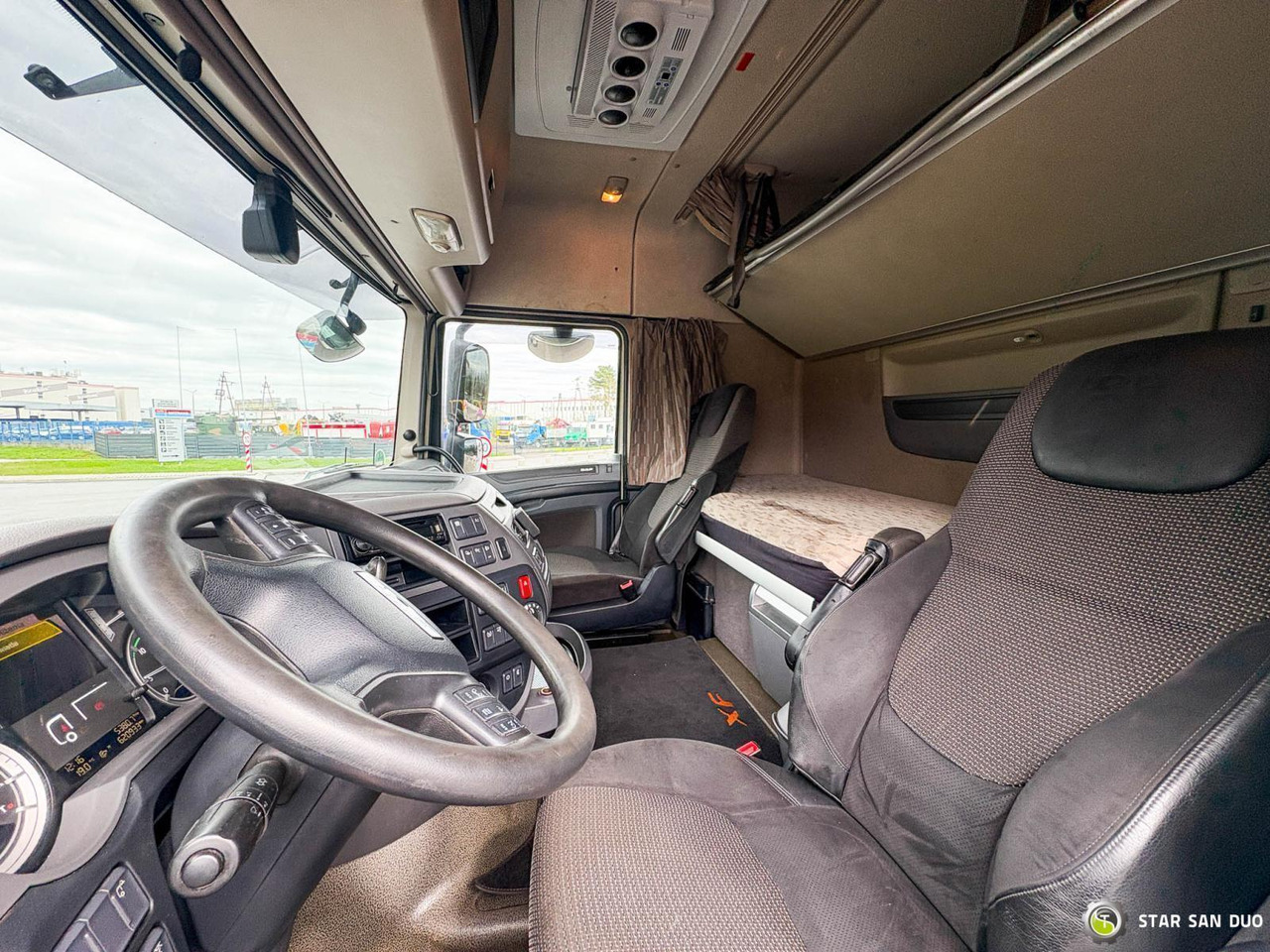 Kravas auto ar manipulatoru : foto 22 Kravas auto ar manipulatoru : foto 22