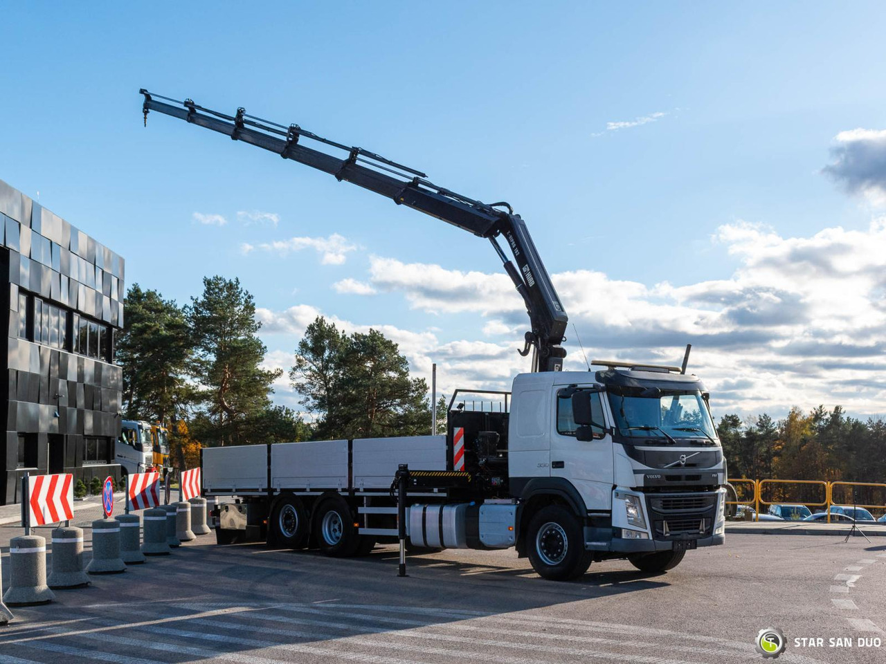 - Kravas auto ar manipulatoru: foto 2 - Kravas auto ar manipulatoru: foto 2