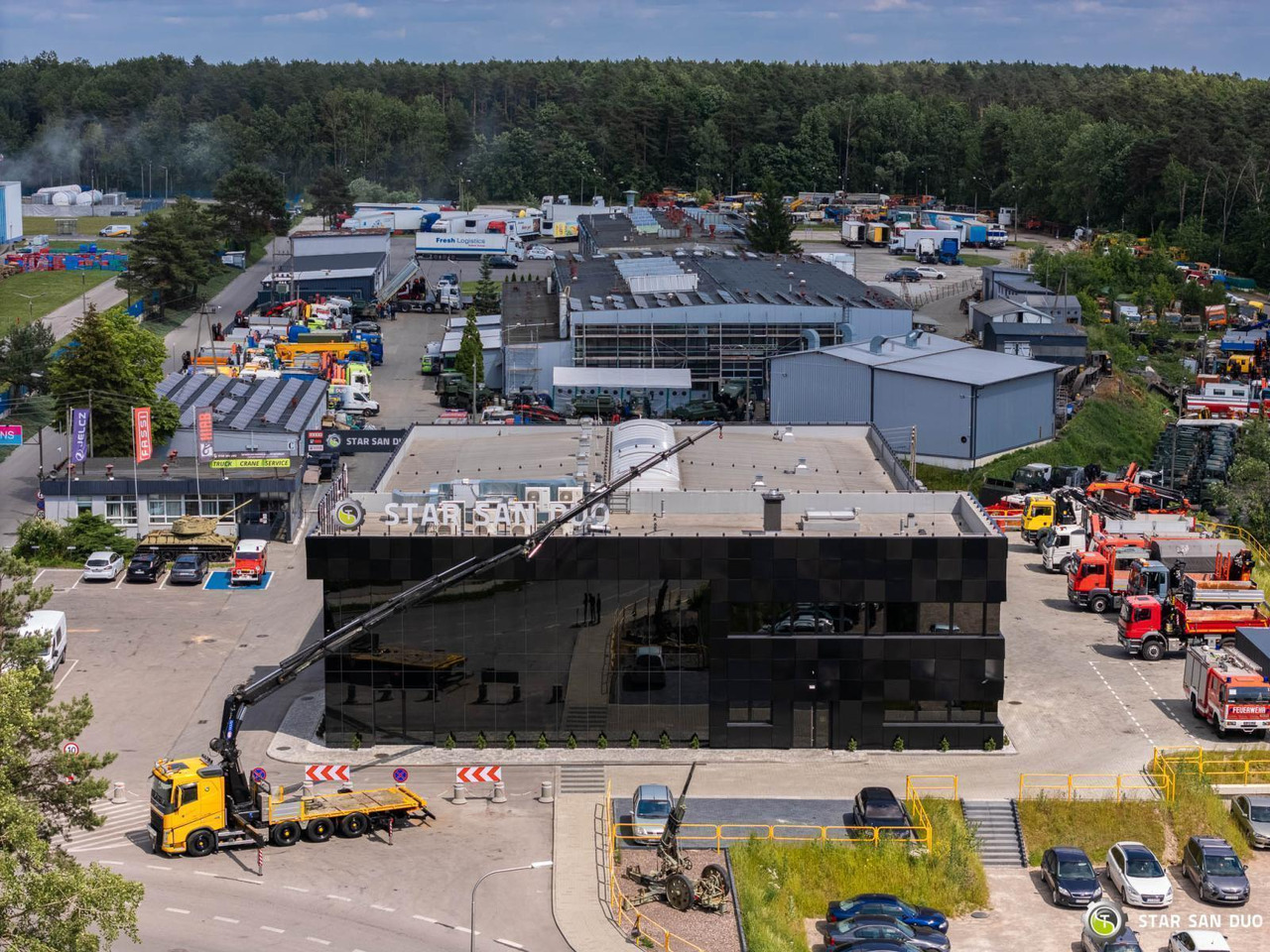 - Kravas auto ar manipulatoru: foto 2 - Kravas auto ar manipulatoru: foto 2