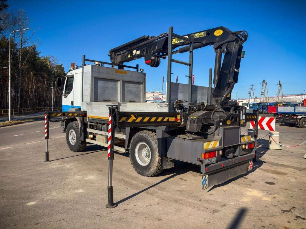 Renault KERAX 270 4x4 PALFINGER PK 16502 CRANE WINCH - Kravas auto ar manipulatoru, Bortu kravas automašīna/ Platforma: foto 4 Renault KERAX 270 4x4 PALFINGER PK 16502 CRANE WINCH - Kravas auto ar manipulatoru, Bortu kravas automašīna/ Platforma: foto 4