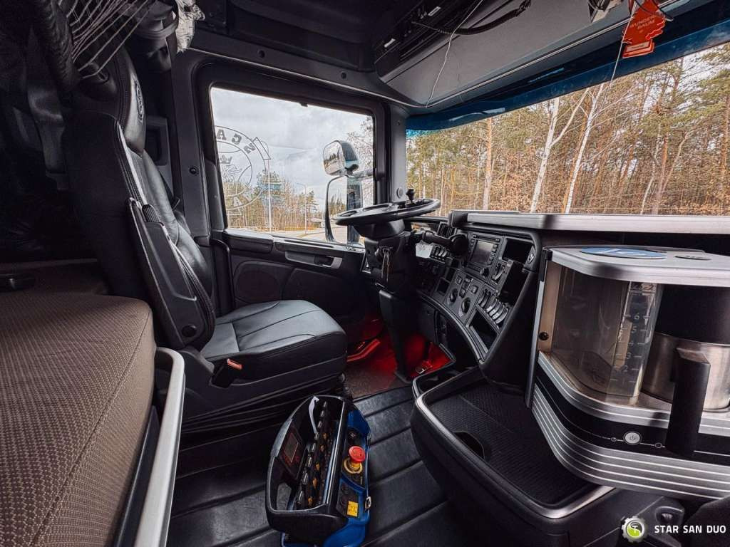 Scania  R730 8x2 Fassi F990 Fly Jib 30m Crane Euro 6 līzingu Scania  R730 8x2 Fassi F990 Fly Jib 30m Crane Euro 6: foto 18