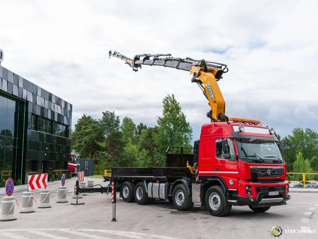 Volvo FMX 500 8x2 Effer 585 Fly Jib Winch Crane Kran - Kravas auto ar manipulatoru: foto 3 Volvo FMX 500 8x2 Effer 585 Fly Jib Winch Crane Kran - Kravas auto ar manipulatoru: foto 3