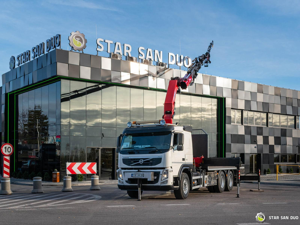 - Kravas auto ar manipulatoru: foto 2 - Kravas auto ar manipulatoru: foto 2