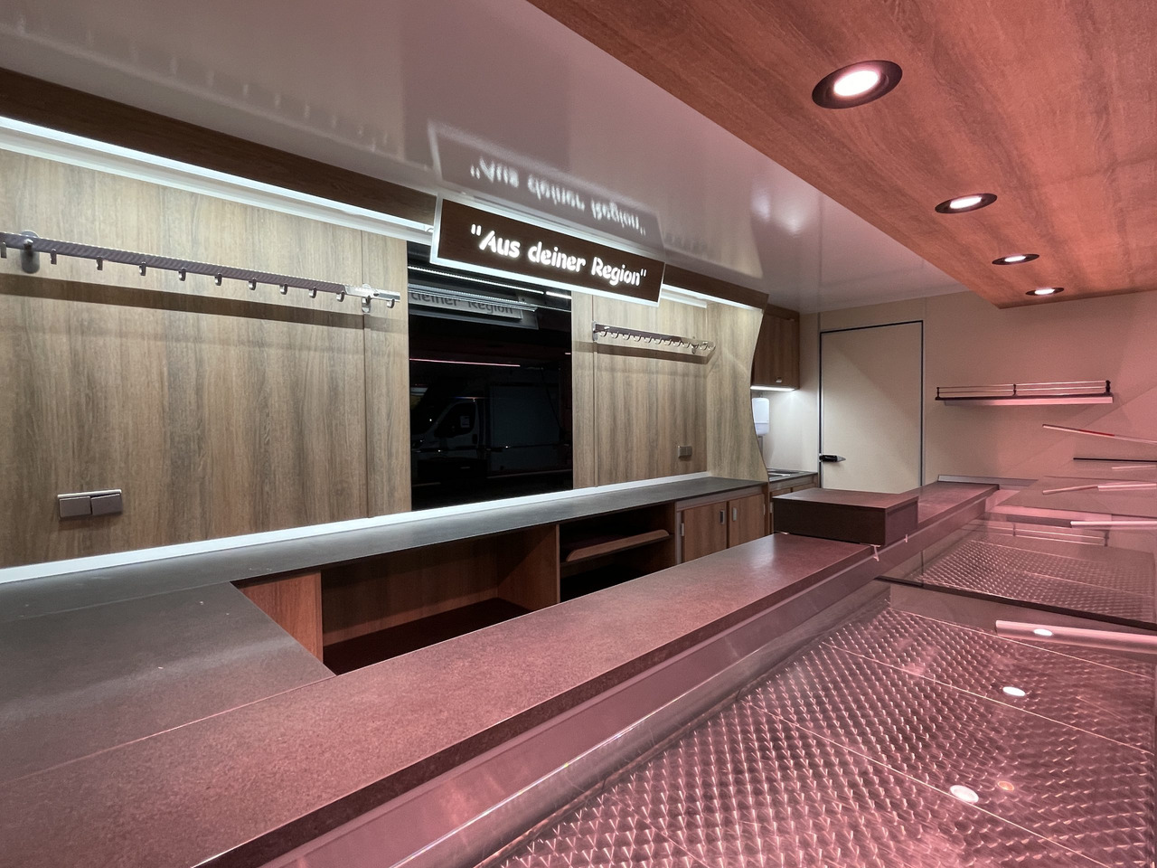 Verkaufsanhänger BORCO HÖHNS - Tirdzniecības piekabe: foto 4 Verkaufsanhänger BORCO HÖHNS - Tirdzniecības piekabe: foto 4