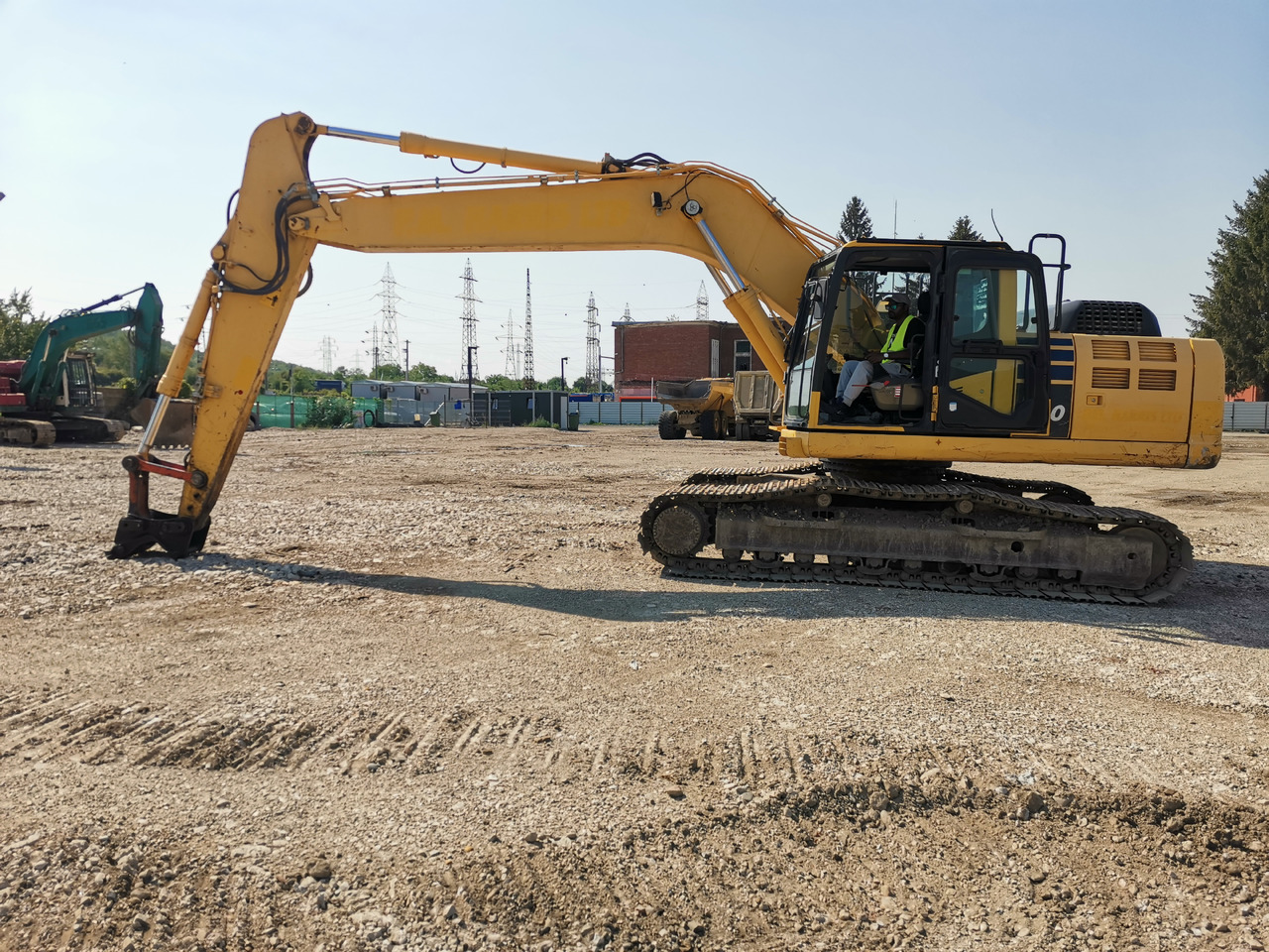 KOMATSU PC240 - Ekskavators: foto 1 KOMATSU PC240 - Ekskavators: foto 1