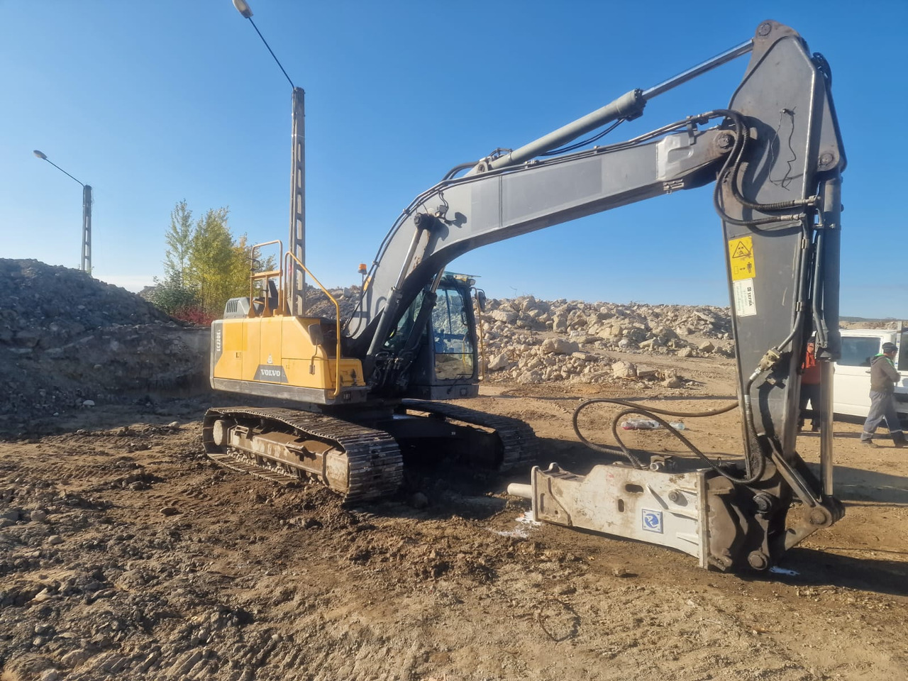 VOLVO EC220 E - Ekskavators: foto 2 VOLVO EC220 E - Ekskavators: foto 2