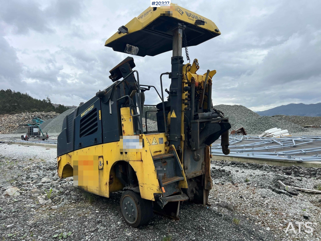 Bomag BM600/15 - Asfalta ieklāšanas tehnika: foto 1 Bomag BM600/15 - Asfalta ieklāšanas tehnika: foto 1
