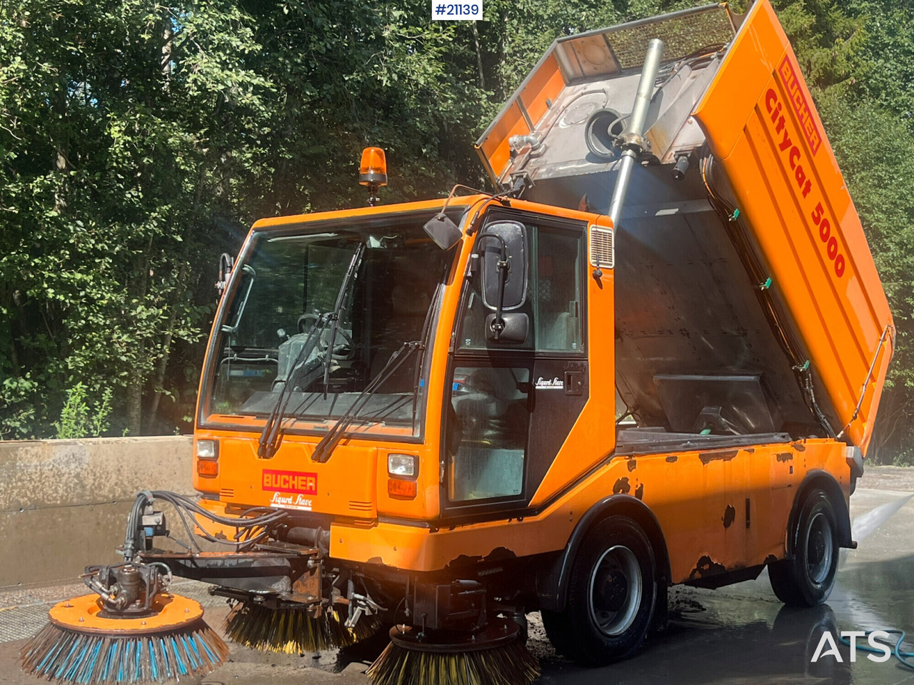 Bucher CityCat 5000 - Ielu tīrīšanas mašīna: foto 3 Bucher CityCat 5000 - Ielu tīrīšanas mašīna: foto 3
