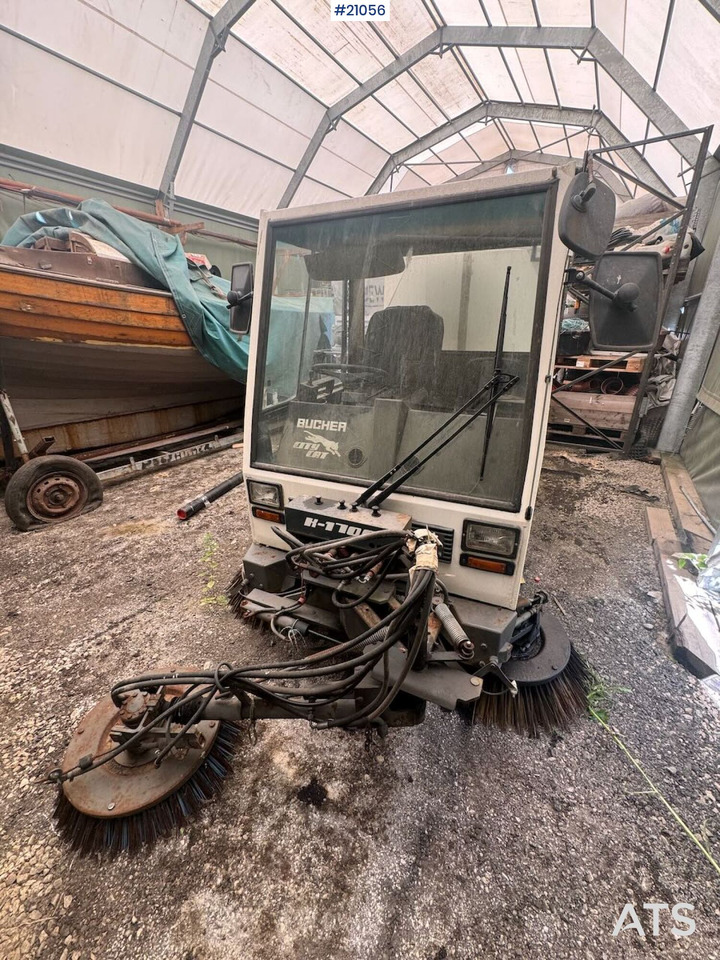 Bucher K-1700 - Ielu tīrīšanas mašīna: foto 4 Bucher K-1700 - Ielu tīrīšanas mašīna: foto 4