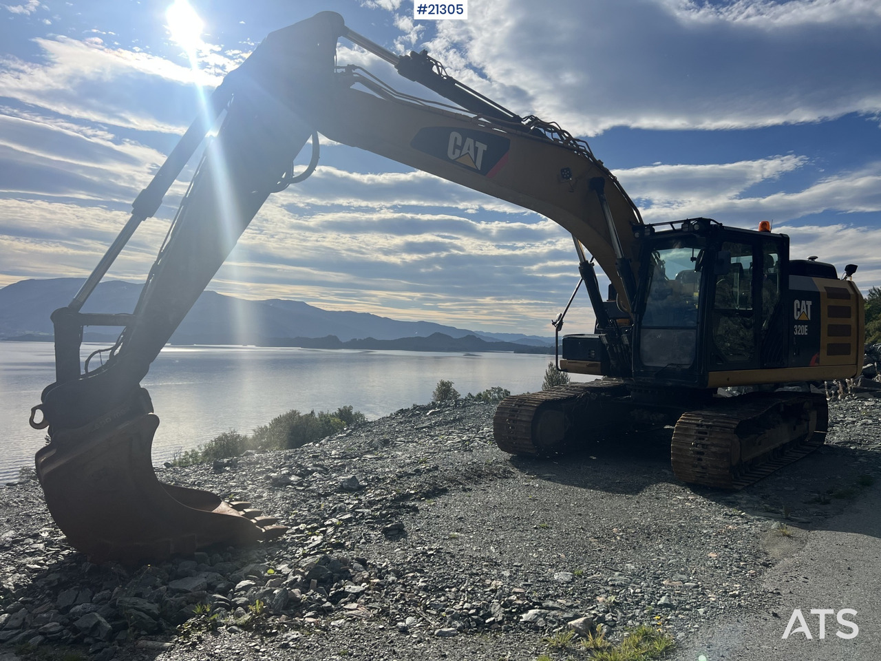 CAT 320 EL - Kāpurķēžu ekskavators: foto 1 CAT 320 EL - Kāpurķēžu ekskavators: foto 1