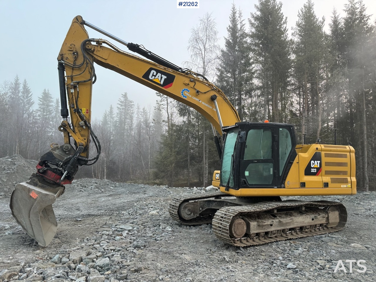 Caterpillar 323 - Kāpurķēžu ekskavators: foto 2 Caterpillar 323 - Kāpurķēžu ekskavators: foto 2