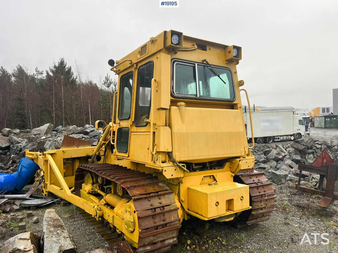 Caterpillar D5B - Buldozers: foto 1 Caterpillar D5B - Buldozers: foto 1