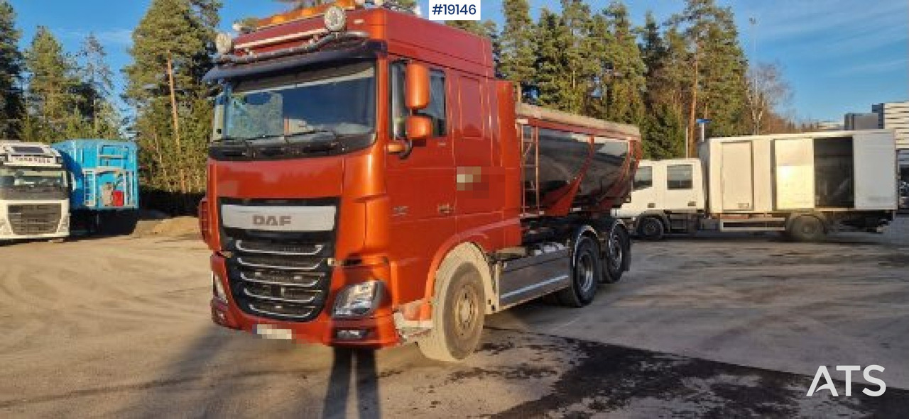 DAF XF510 - Asfalta ieklāšanas tehnika: foto 4 DAF XF510 - Asfalta ieklāšanas tehnika: foto 4