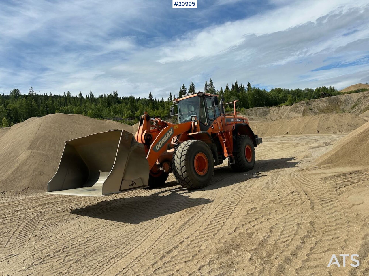 Doosan DL 450-3 - Riteņu iekrāvējs: foto 1 Doosan DL 450-3 - Riteņu iekrāvējs: foto 1