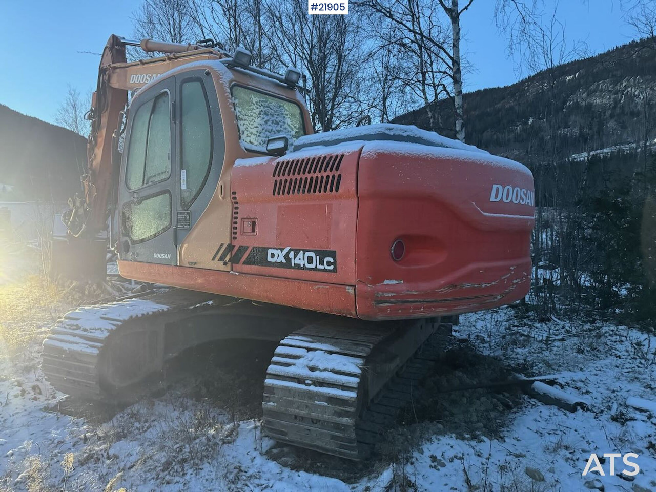Doosan DX140LC Beltegraver m/ Engcon tilt og 2 skuffer. Nye belter. - Kāpurķēžu ekskavators: foto 5 Doosan DX140LC Beltegraver m/ Engcon tilt og 2 skuffer. Nye belter. - Kāpurķēžu ekskavators: foto 5