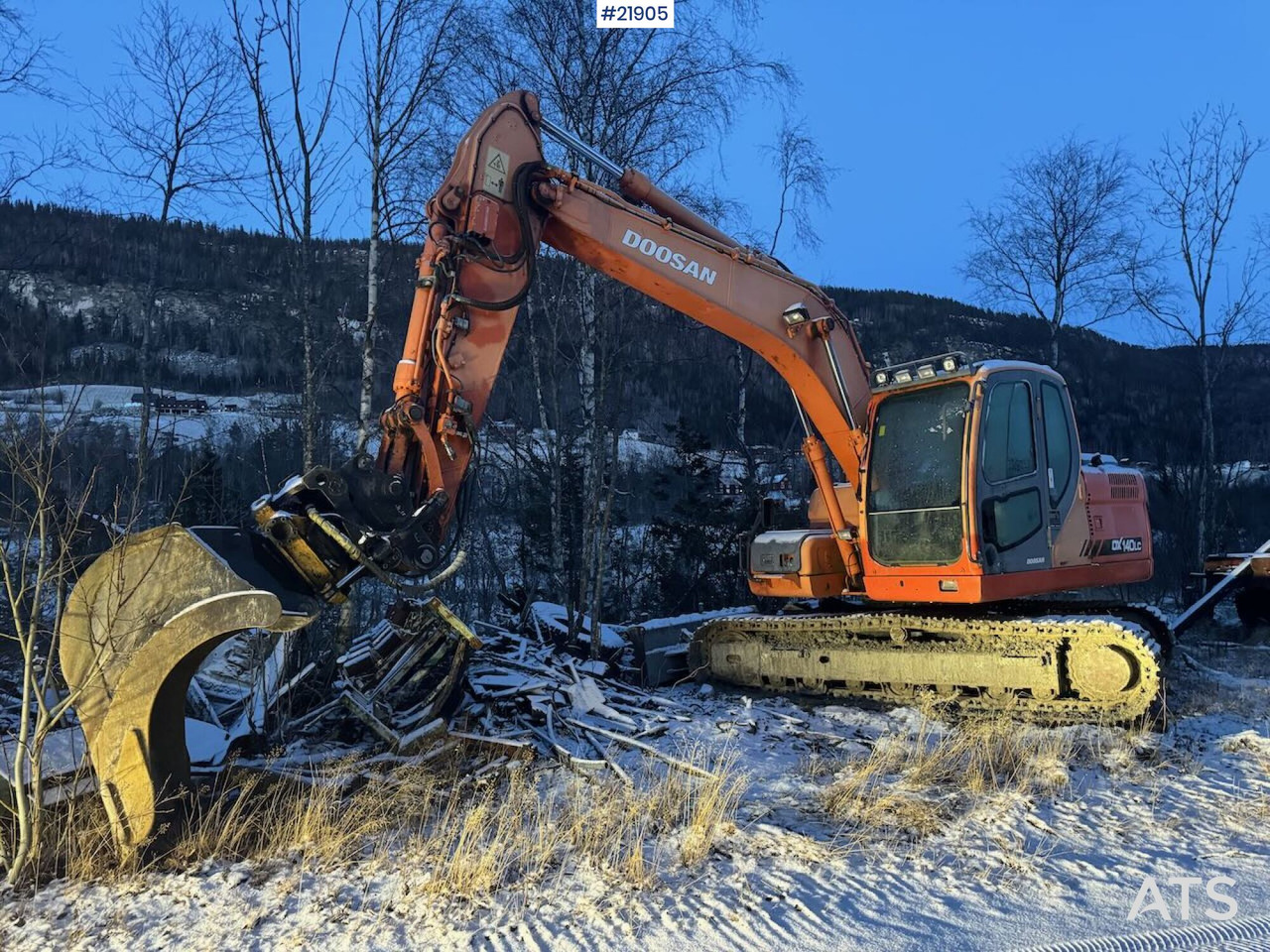 Doosan DX140LC Beltegraver m/ Engcon tilt og 2 skuffer. Nye belter. - Kāpurķēžu ekskavators: foto 2 Doosan DX140LC Beltegraver m/ Engcon tilt og 2 skuffer. Nye belter. - Kāpurķēžu ekskavators: foto 2